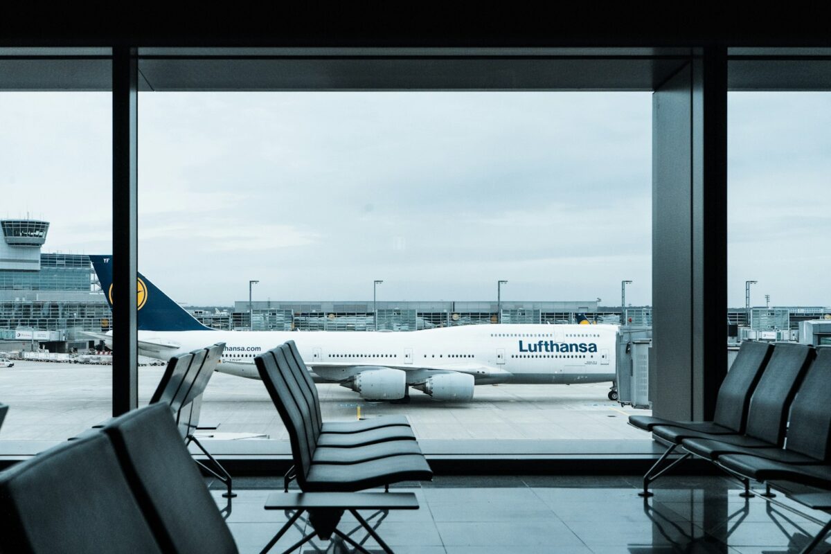 Schengen EES biometric border 2026 for African travellers at a European airport