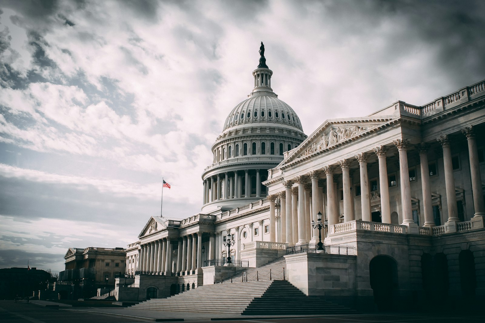 USCIS signature rule 2026 affects US immigration filings