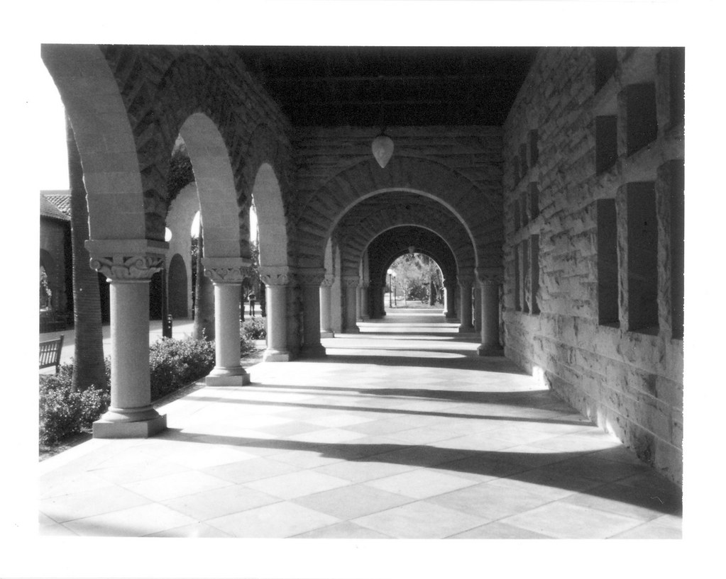 Stanford campus, home of the fully funded award behind the Knight-Hennessy Scholars deadline