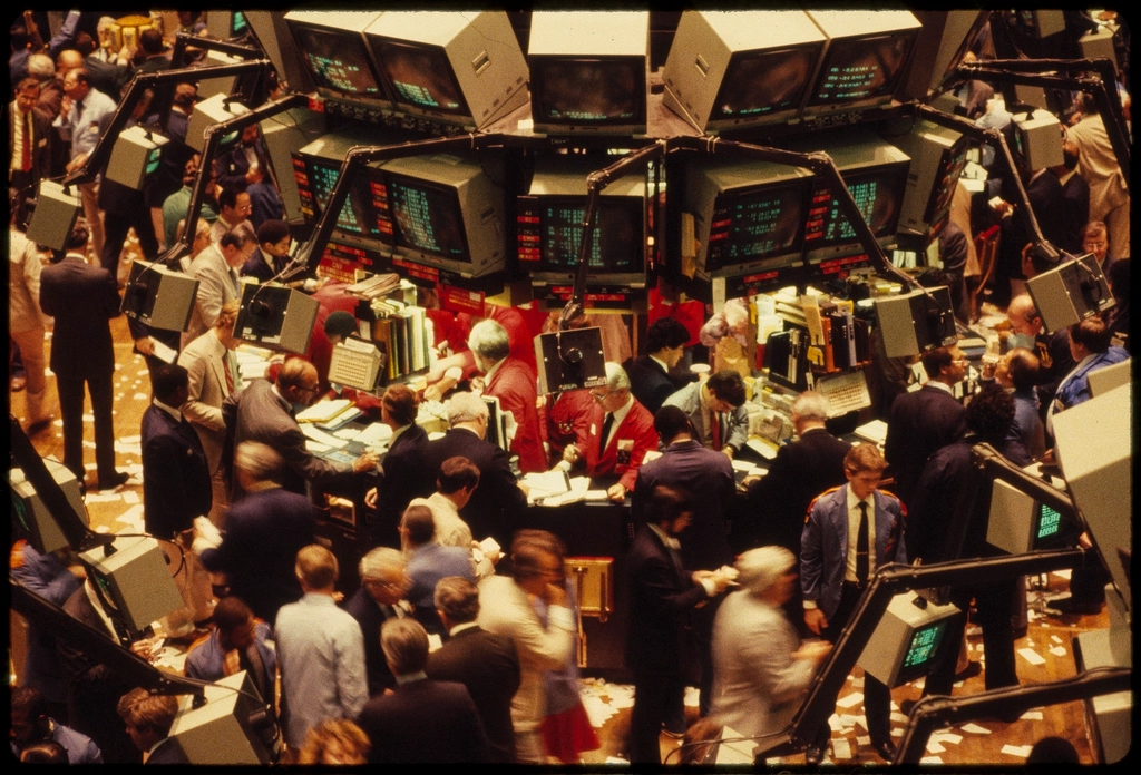 stock market weekly gains trading floor